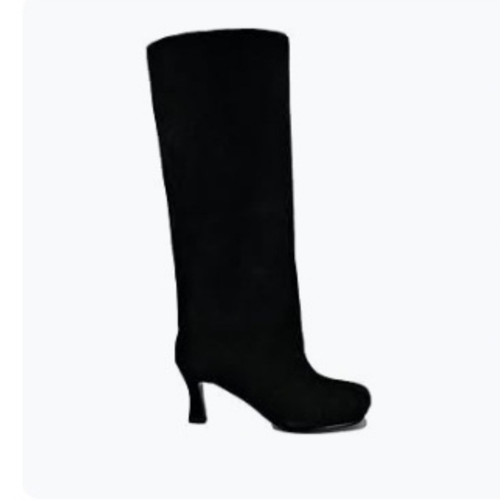 Suede knee boots Size 6